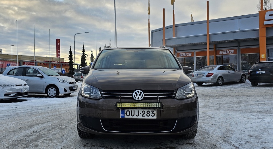 Volkswagen Touran vaihtoauto