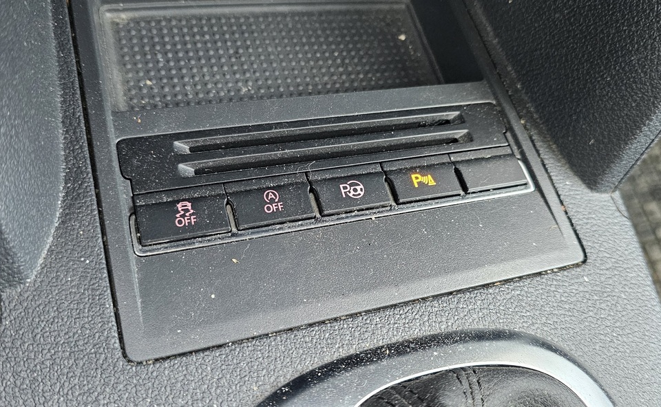 Volkswagen Touran vaihtoauto