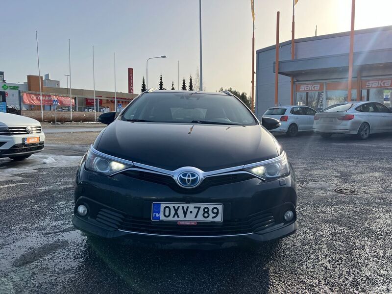 Toyota Auris vaihtoauto