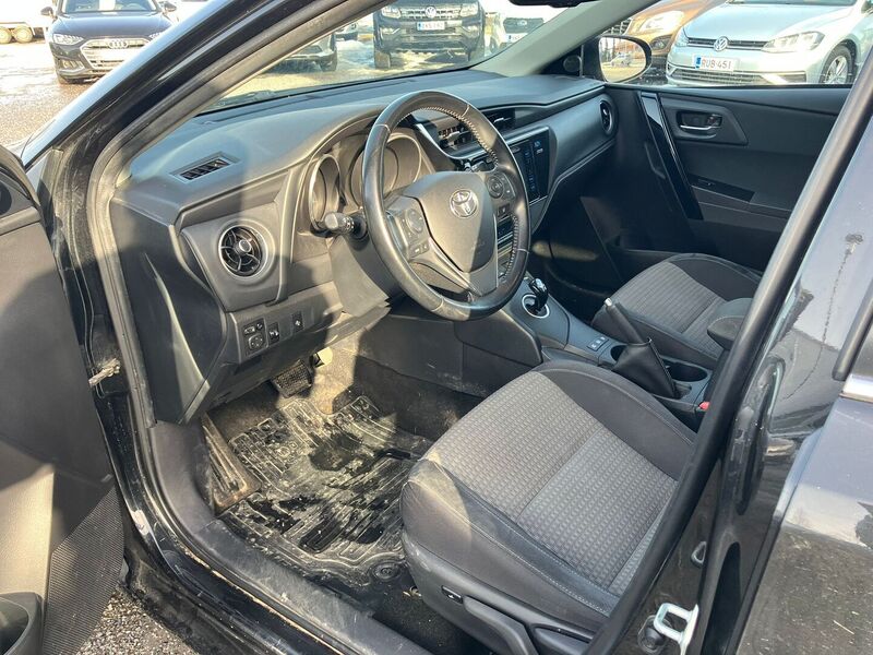 Toyota Auris vaihtoauto