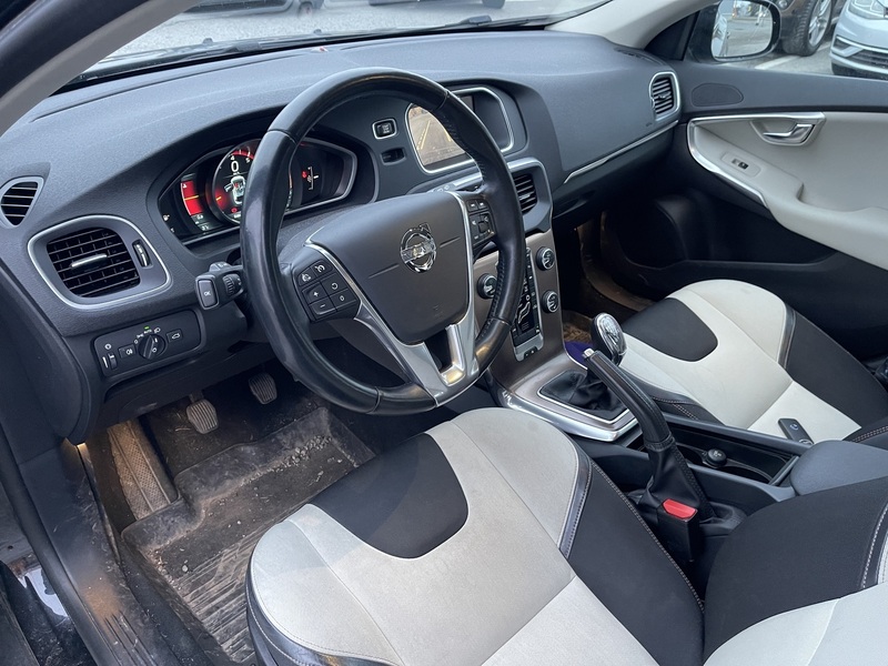 Volvo V40 Cross Country vaihtoauto