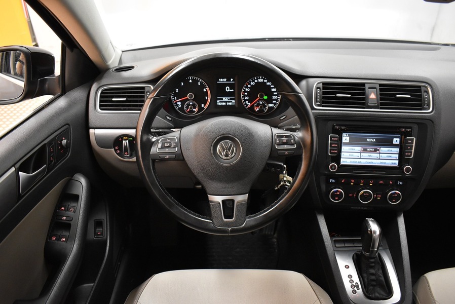 Volkswagen Jetta vaihtoauto
