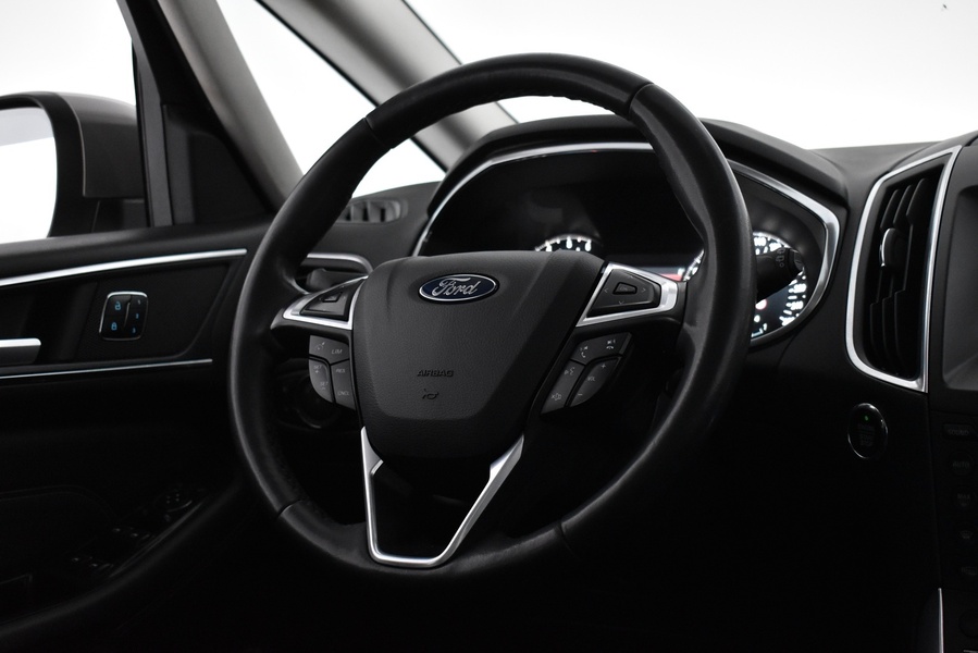 Ford S-MAX vaihtoauto