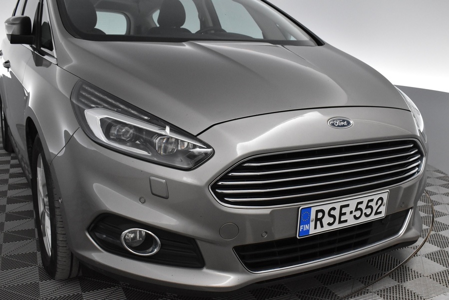 Ford S-MAX vaihtoauto