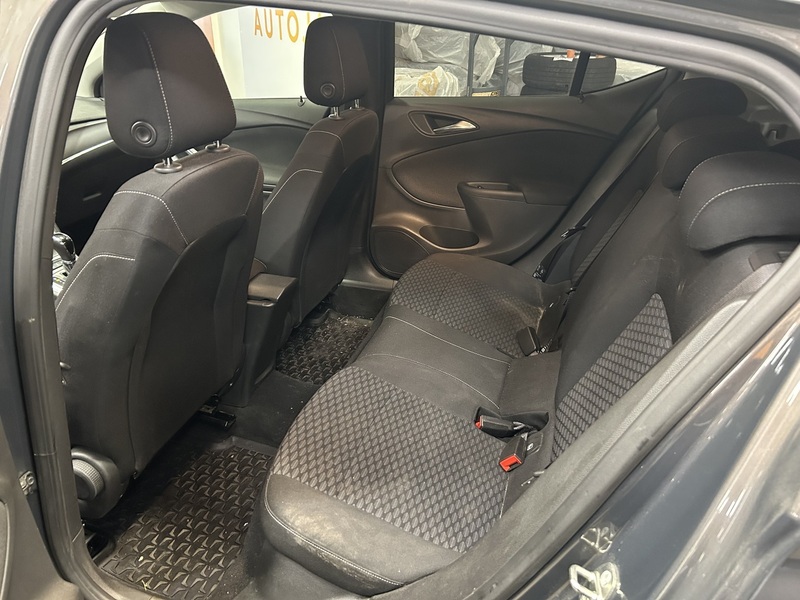 Opel Astra vaihtoauto