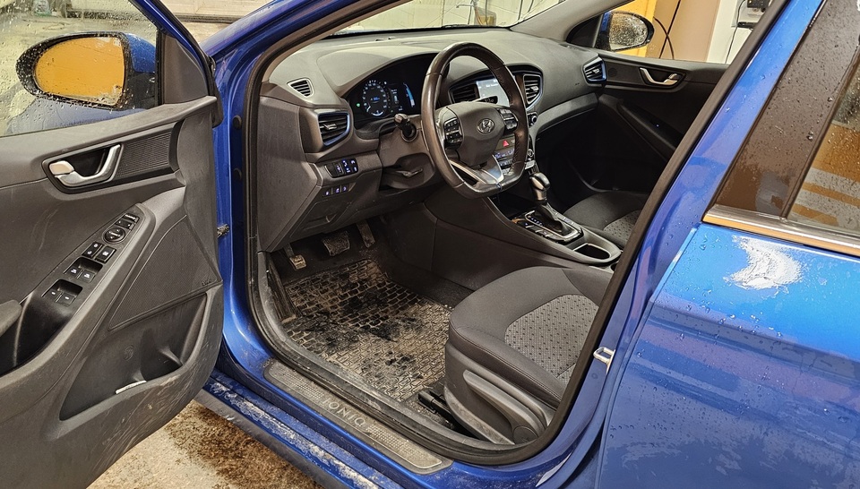 Hyundai IONIQ plug-in vaihtoauto