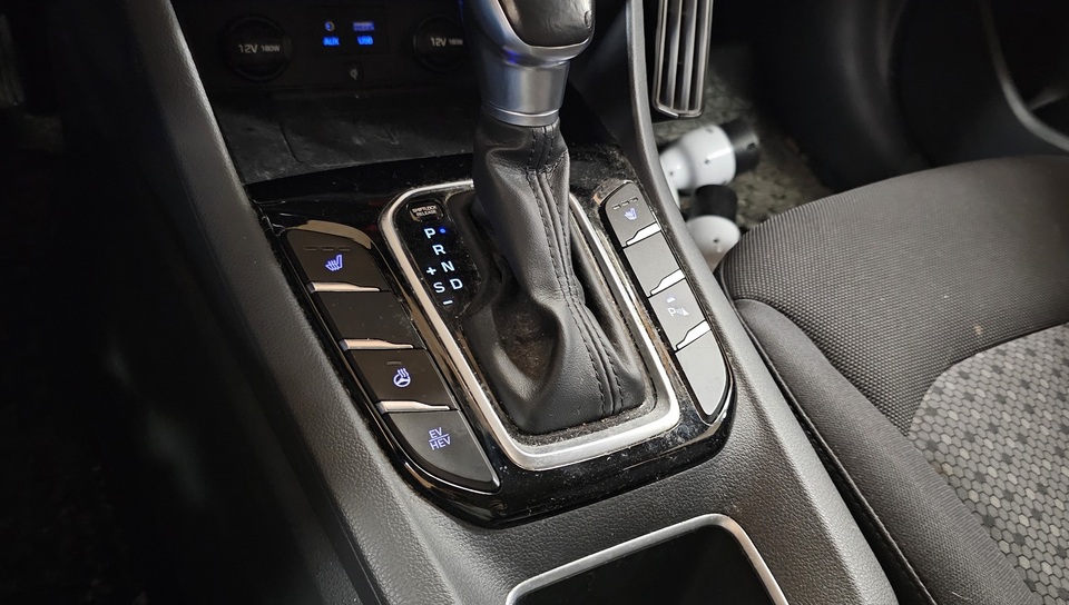 Hyundai IONIQ plug-in vaihtoauto