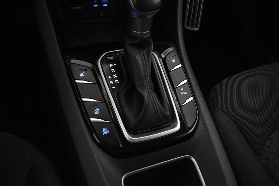 Hyundai IONIQ plug-in vaihtoauto