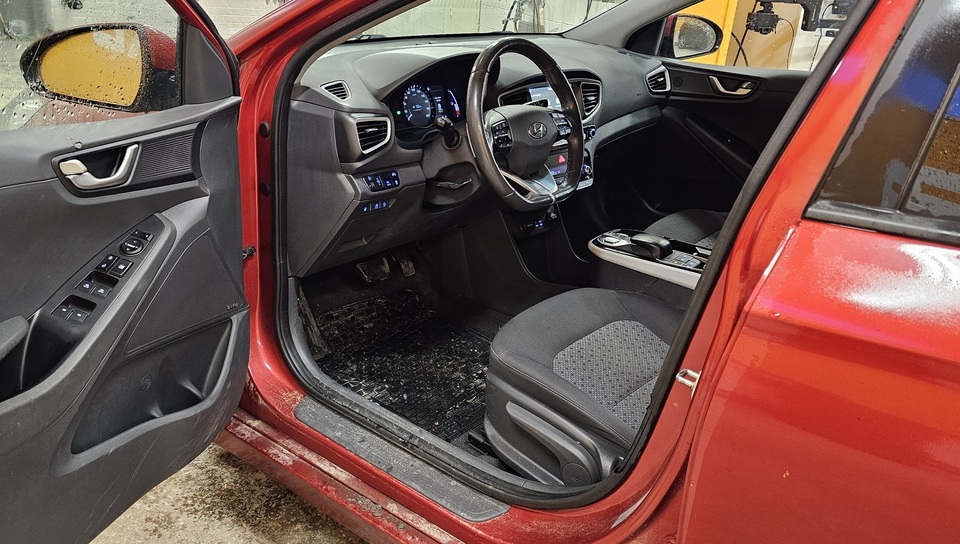 Hyundai IONIQ electric vaihtoauto