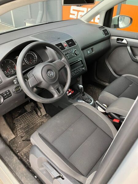 Volkswagen Touran vaihtoauto