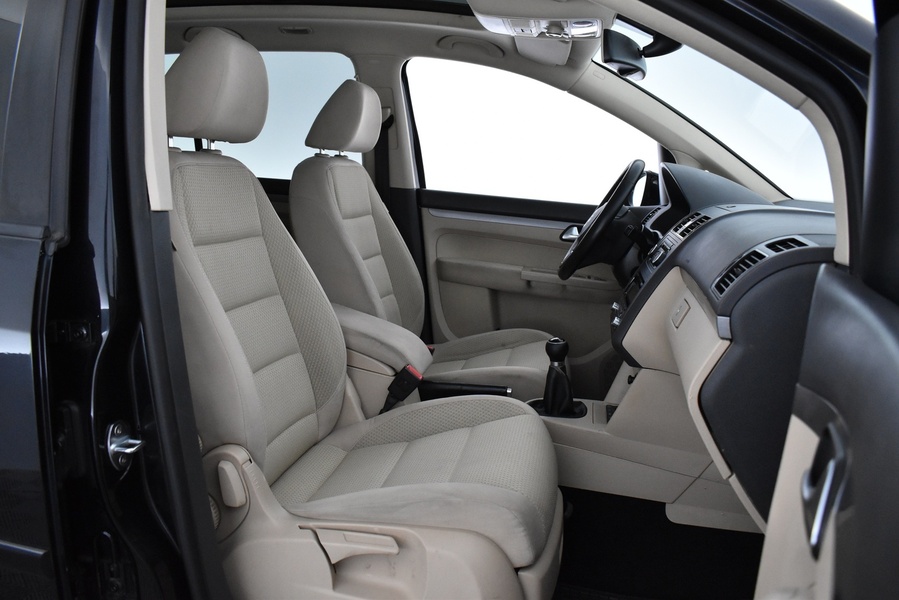 Volkswagen Touran vaihtoauto