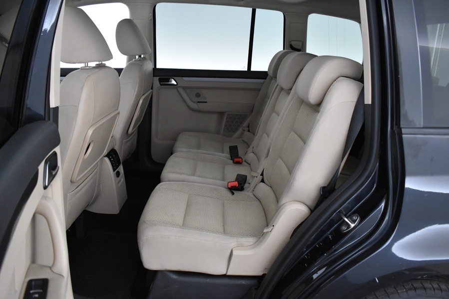 Volkswagen Touran vaihtoauto