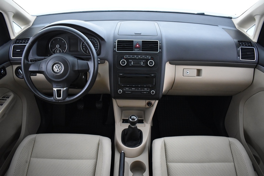 Volkswagen Touran vaihtoauto