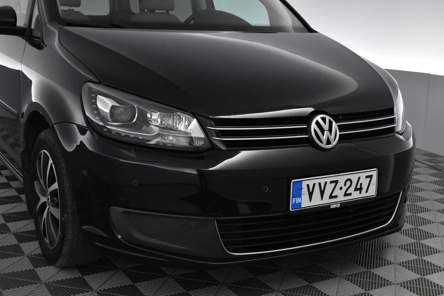 Volkswagen Touran vaihtoauto