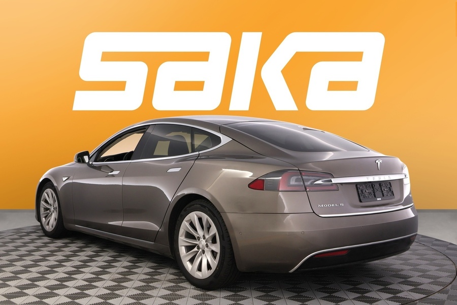 Tesla Model S vaihtoauto