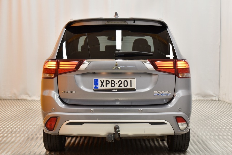 Mitsubishi Outlander PHEV vaihtoauto