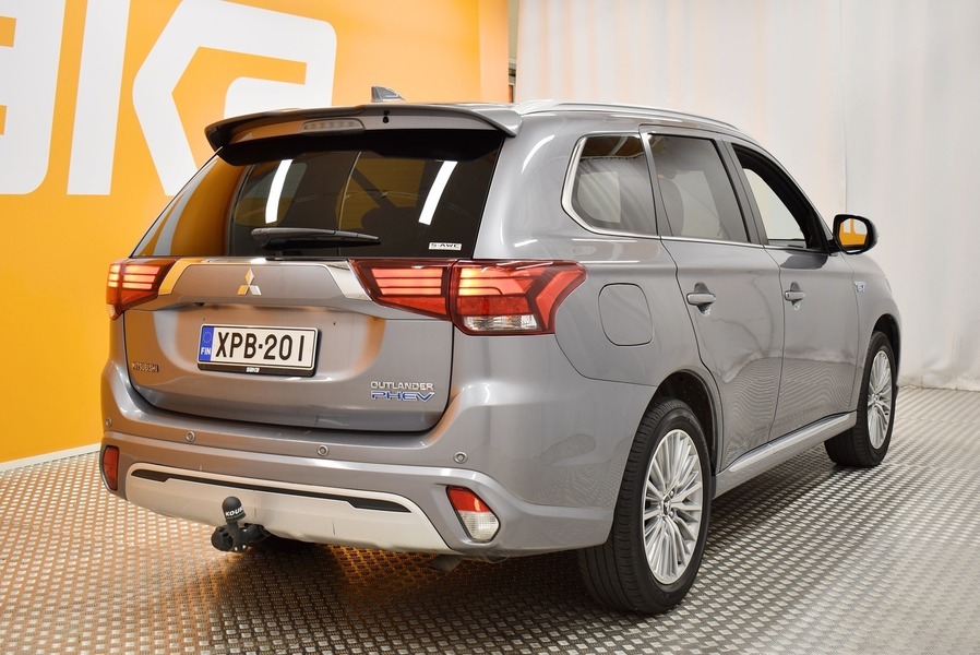 Mitsubishi Outlander PHEV vaihtoauto