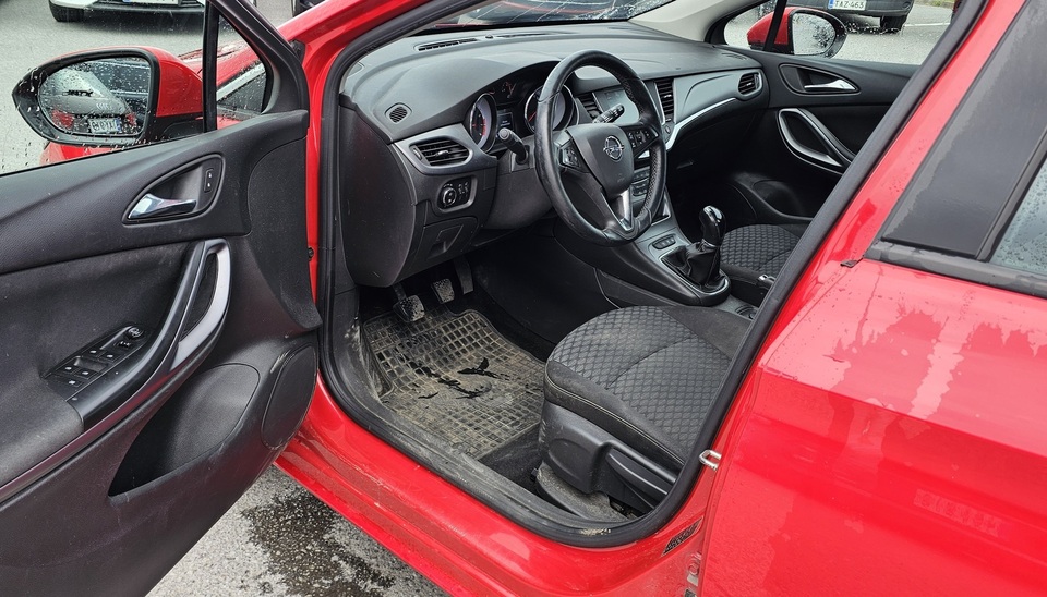 Opel Astra vaihtoauto