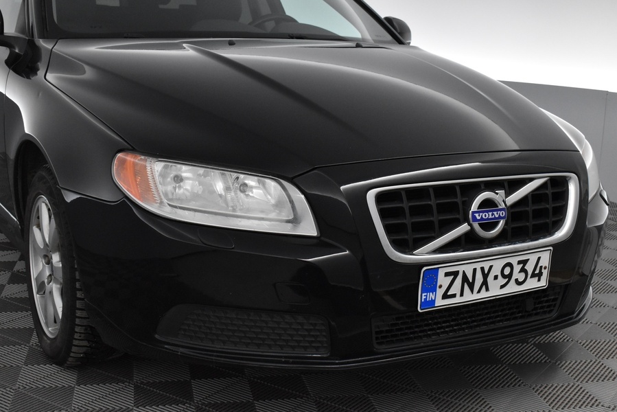 Volvo V70 vaihtoauto