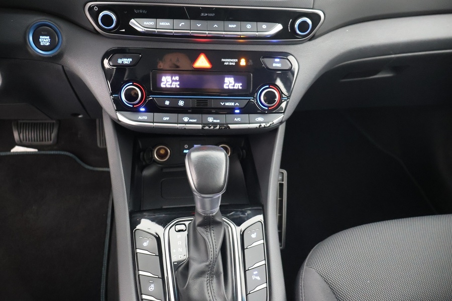 Hyundai IONIQ hybrid vaihtoauto