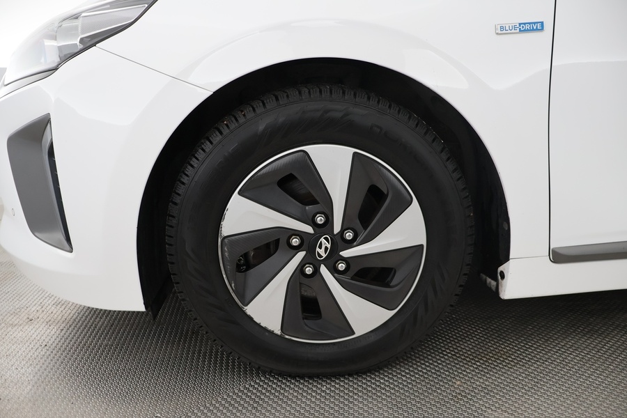 Hyundai IONIQ hybrid vaihtoauto