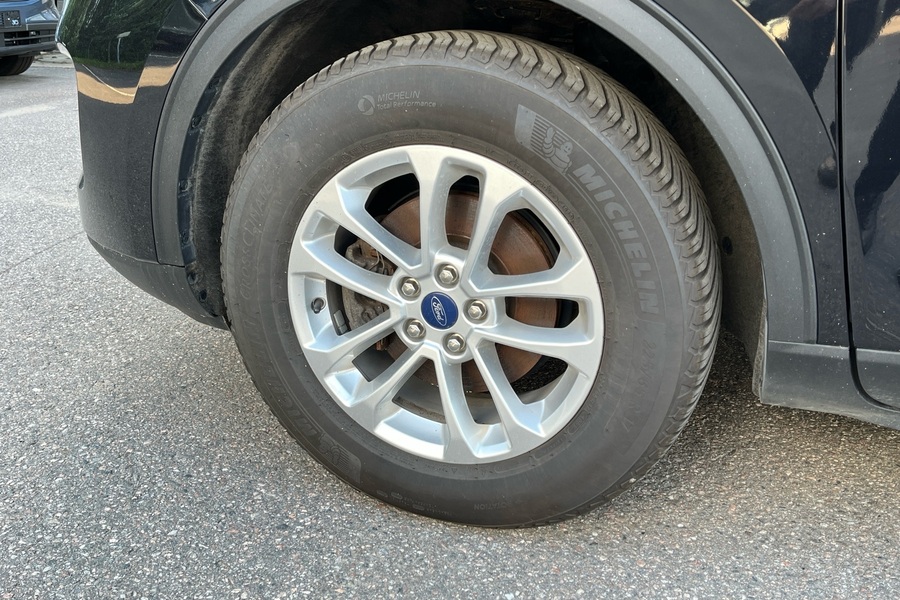 Ford Kuga vaihtoauto