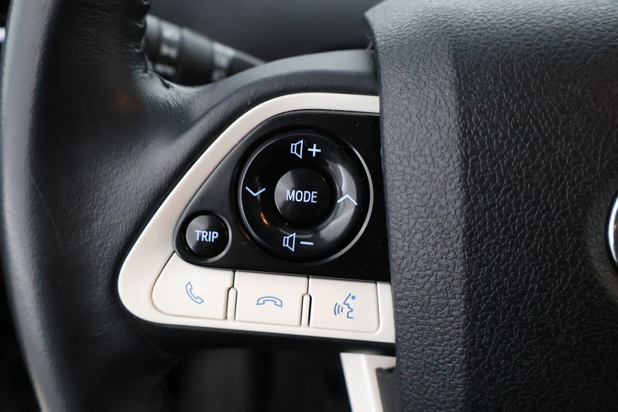 Toyota Prius Plug-in vaihtoauto