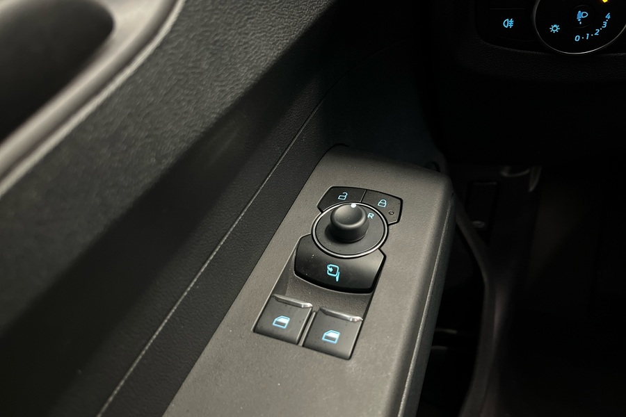 Ford Transit Courier vaihtoauto