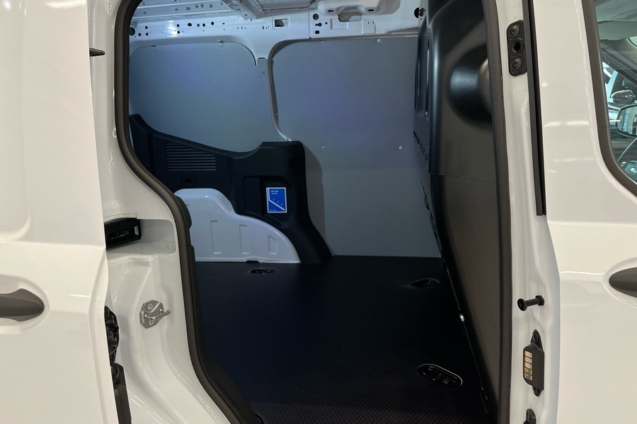 Ford Transit Courier vaihtoauto