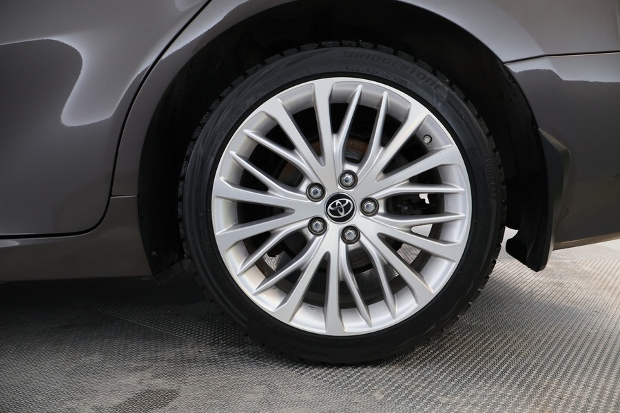 Toyota Camry vaihtoauto