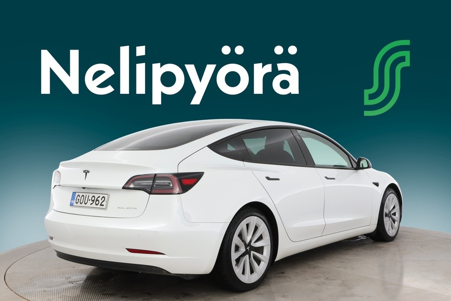 Tesla Model 3 vaihtoauto