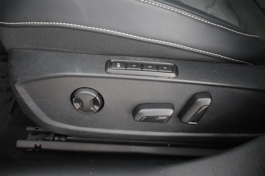 SEAT Leon Sportstourer vaihtoauto