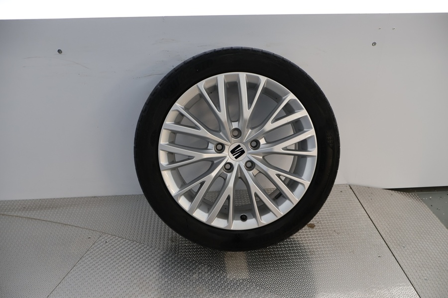 SEAT Leon Sportstourer vaihtoauto