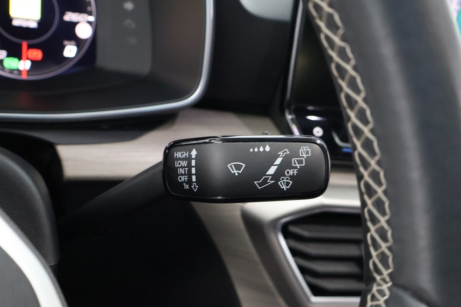 SEAT Leon Sportstourer vaihtoauto