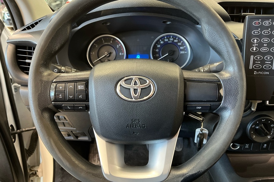 Toyota Hilux vaihtoauto