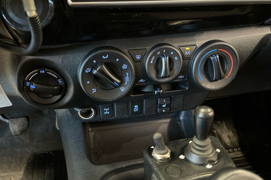 Toyota Hilux vaihtoauto