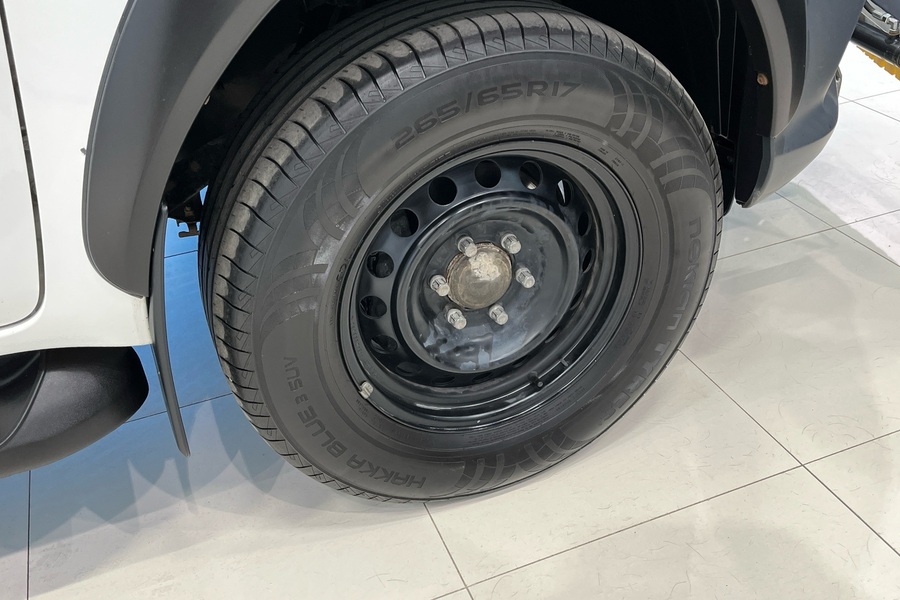 Toyota Hilux vaihtoauto