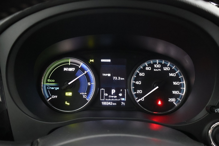 Mitsubishi Outlander PHEV vaihtoauto