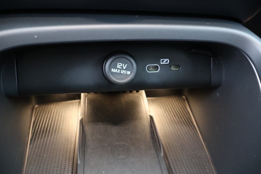 Volvo EX40 vaihtoauto