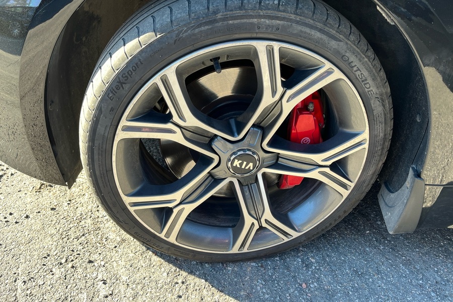 Kia Stinger vaihtoauto