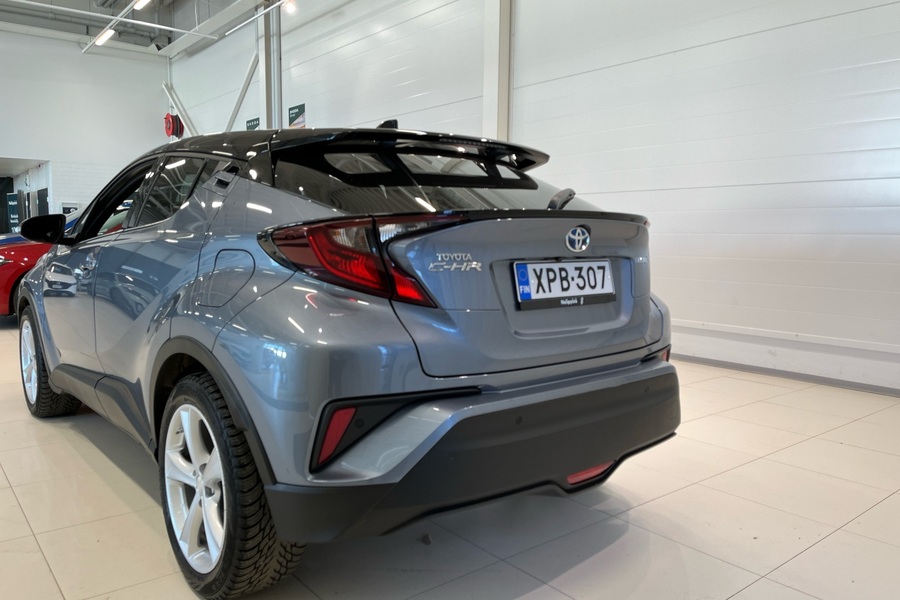 Toyota C-HR vaihtoauto