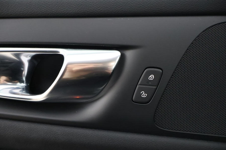 Volvo V60 Cross Country vaihtoauto