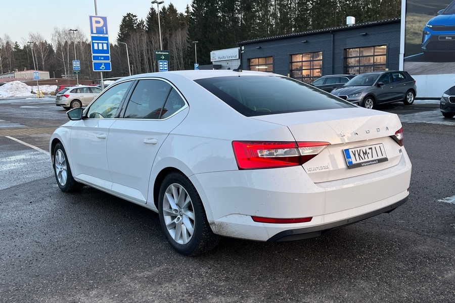 Skoda Superb vaihtoauto