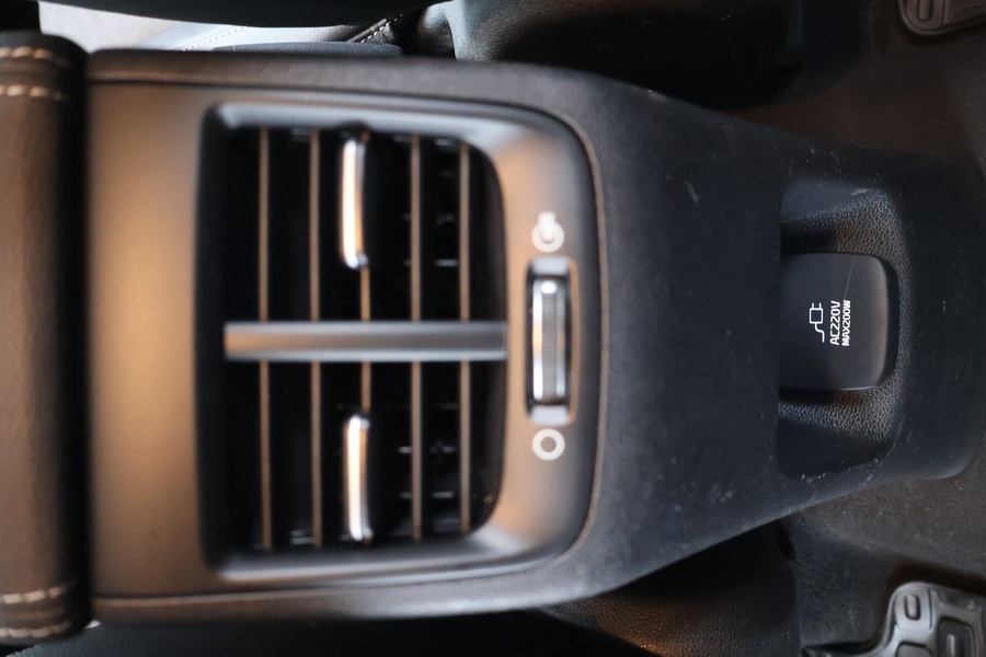 Kia Niro plug-in vaihtoauto