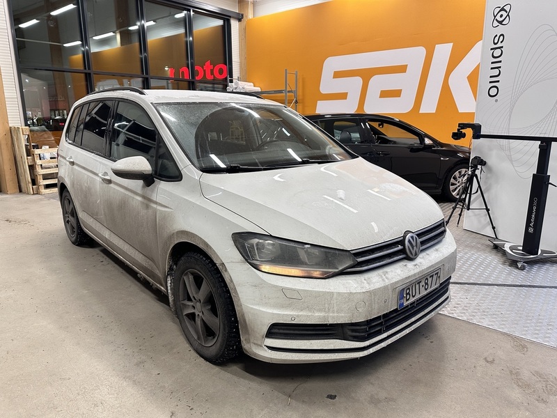 Volkswagen Touran vaihtoauto