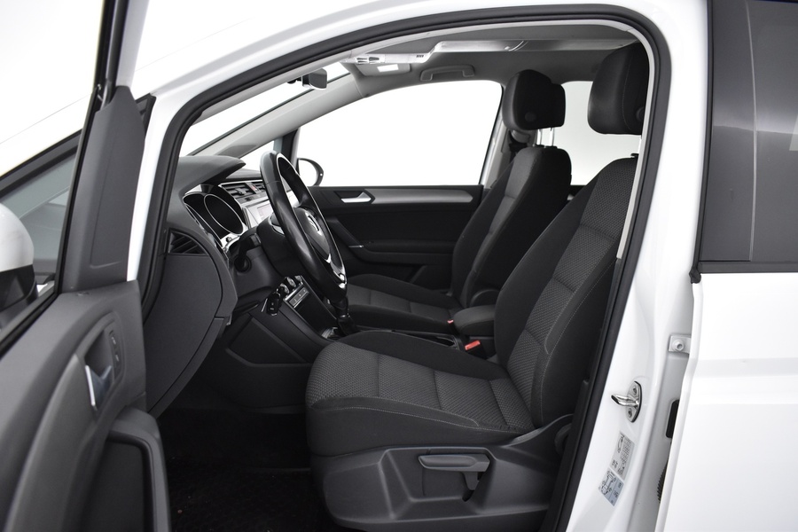 Volkswagen Touran vaihtoauto