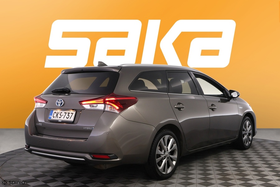 Toyota Auris vaihtoauto