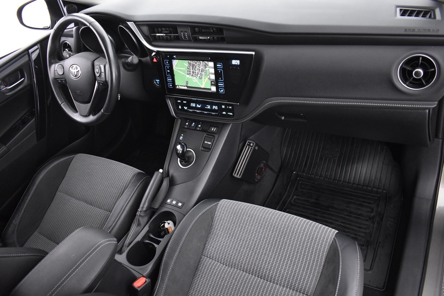 Toyota Auris vaihtoauto