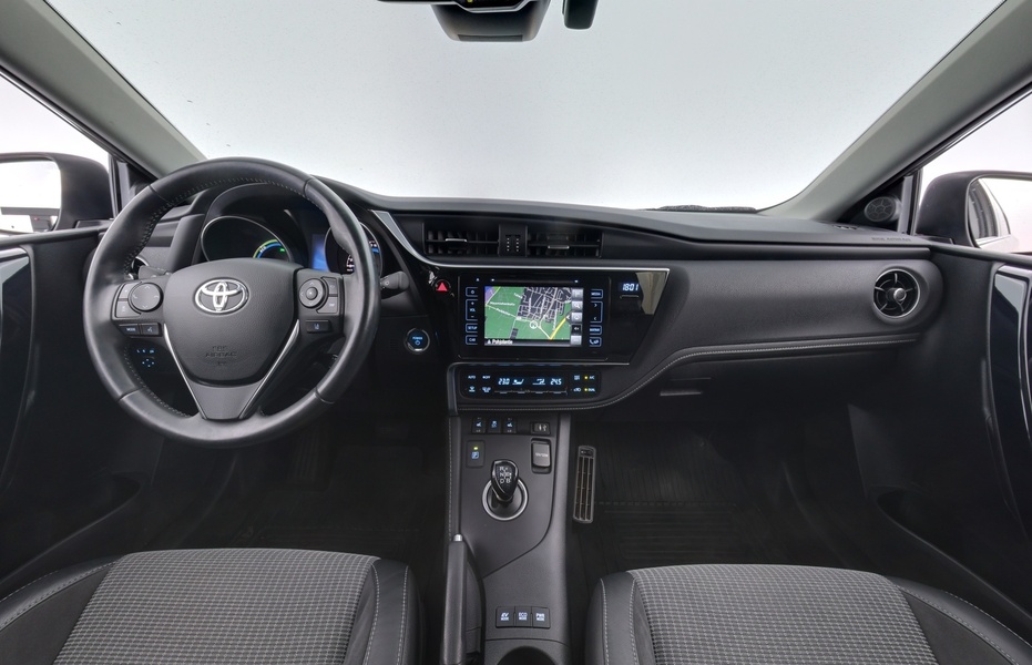 Toyota Auris vaihtoauto