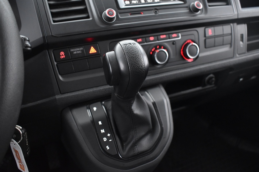 Volkswagen Caravelle vaihtoauto